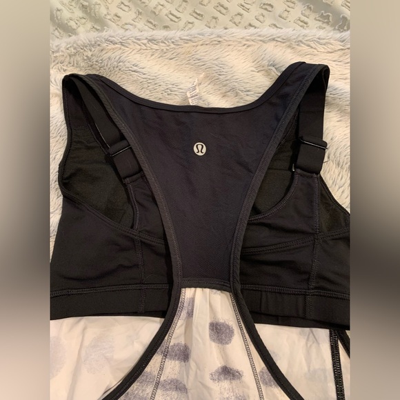 Authentic Women’s Lululemon Tank Top - Picture 5 of 6